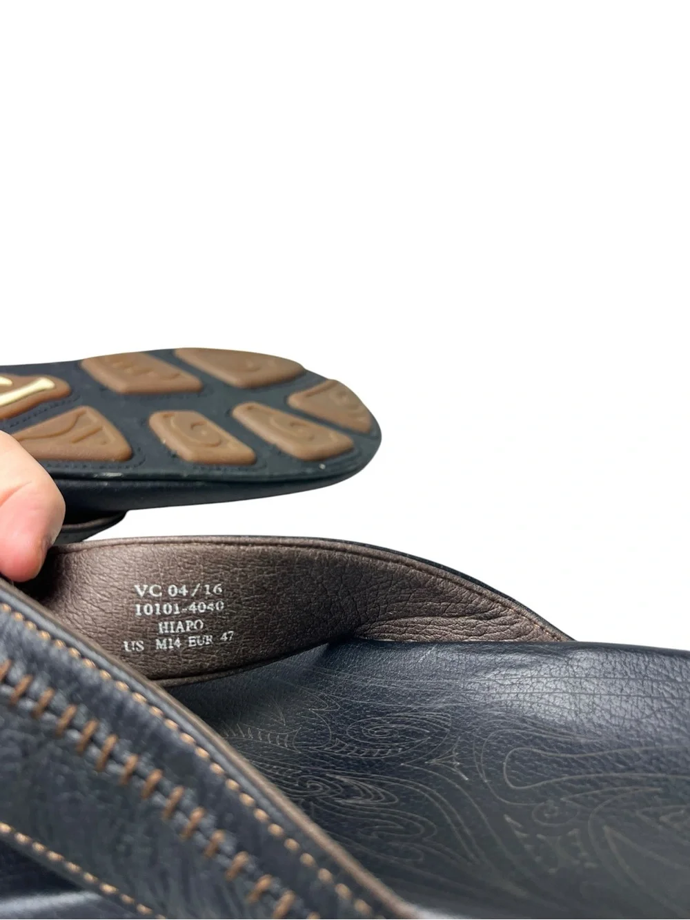 OluKai hiapo black